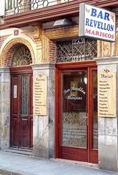 Bar Revellon Revellon, Laredo