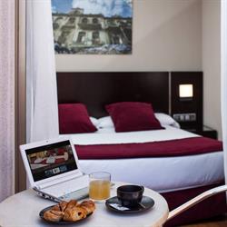Clement Hoteles Barajas, Madrid