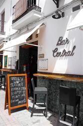 Bar Central, Alozaina