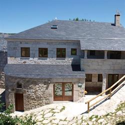 Cantina Mustallar, Donís
