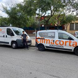 Climacorta, Reus