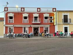 Cafe Bar Suizo, Cedillo