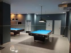 Black Ball, Vecindario