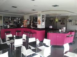 Cafeteria Blanco y Negro, Cájar