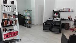 A La Meva Perruqueria i Estètica, Gironella