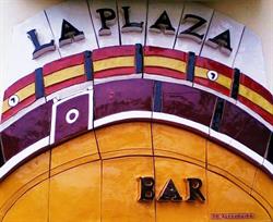 Bar la plaza, Vera