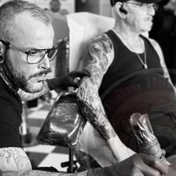 Pura sangre tattoo, Arenal