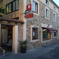 Taberna Los Robles, Torrecaballeros