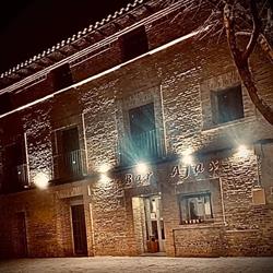 Bar Ajax, Pastriz