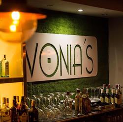 Vonia?s, Aceuchal