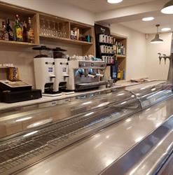 Bar el coso, Entrena