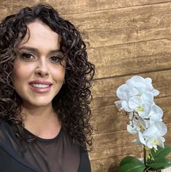 La Pelu María Fernández, Muros