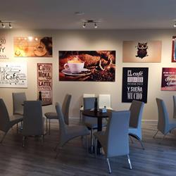 Moment's Café, Begíjar