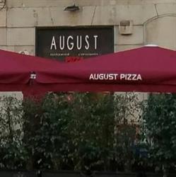 August, Barcelona