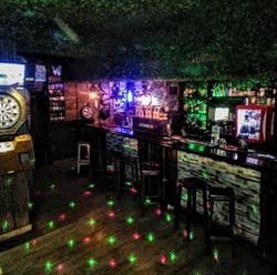 The Garden Irish Pub, Pinto