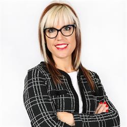 Ainhoa Petrerena Seguros Caser, Pamplona