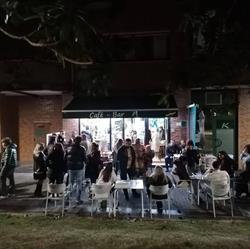 Comida bar m, Lugones
