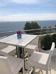 Marleen Lounge, Cas Català