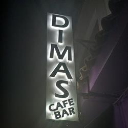 Pub Dimas, Palmones