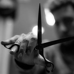 Pacheco Barber, Loja