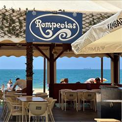 Restaurante Rompeolas, Rota