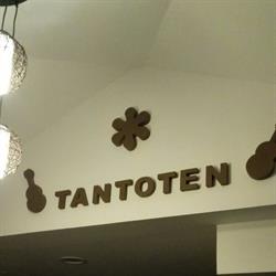 Tantoten, Baralla