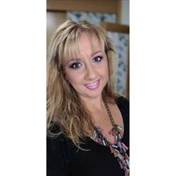 Historias De Maribel Make Up, Carranque