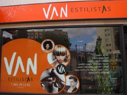 Van Estilistas, O Burgo