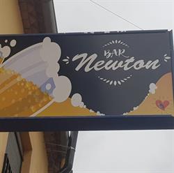 Bar Newton, Castilblanco