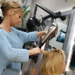Peluqueria Sara Stylo y Manicura Hermanas Lara, Antequera