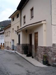 Casa Juanín, Pendones
