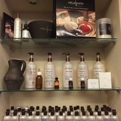 Perruqueria Natàlia, L'Ampolla