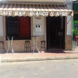Cafe Bar Blanco y Negro, Venta de los Santos
