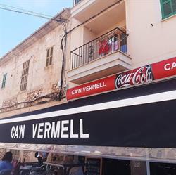 Cafe Ca'n Vermell, Campos