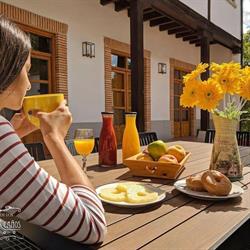 La Casona de los Cinco Caños, Coca