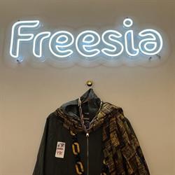 Freesia moda, Granada