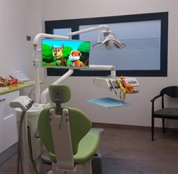 Clínica Dental Pilar Adam Ribes, Llombai