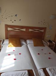 HOSTAL LA GRANJA 2 ESTRELLAS, Parque de Robledo