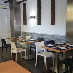 Aceite en la mesa, Valencia