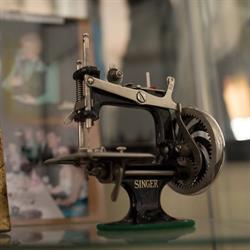 Academia Vélez-Per, Escuela de Diseño y Moda y Corte y Confección, Madrid