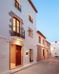 Plaça de Mestra Tosquer Vicent de Gràcia, Jávea