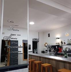 Bar Adeli, Alora