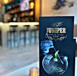 Juniper Gin & Fizz bar, Los Alcázares